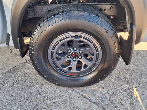 Used 2025 Nissan Frontier PRO-4X image 26