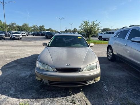 Used 1999 Lexus ES 330 FWD image 2