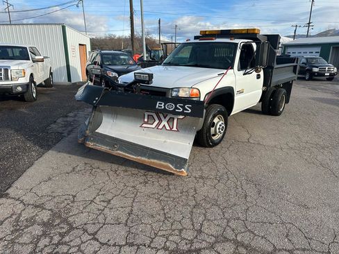 Used 2004 GMC Sierra 3500 W/T w/ Heavy-Duty Power Package AWD/4WD image 27