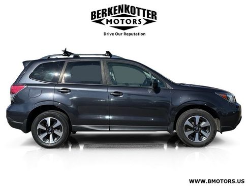 Used 2017 Subaru Forester 2.5i Premium w/ Popular Package #2A AWD/4WD image 2