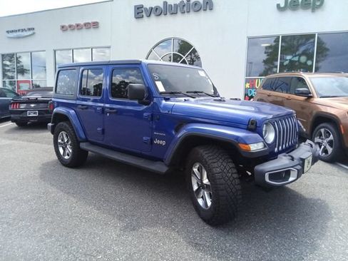 Used 2020 Jeep Wrangler Unlimited Sahara AWD/4WD image 2