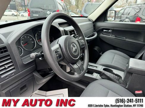 Used 2011 Jeep Liberty Sport image 22