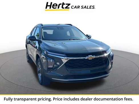 Used 2025 Chevrolet Trax LT FWD image 1