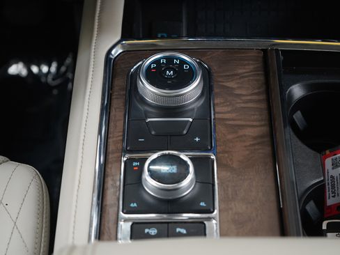 Used 2021 Ford Expedition Platinum image 21