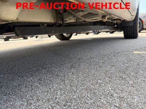 Used 2011 Chevrolet Traverse LTZ AWD/4WD image 28