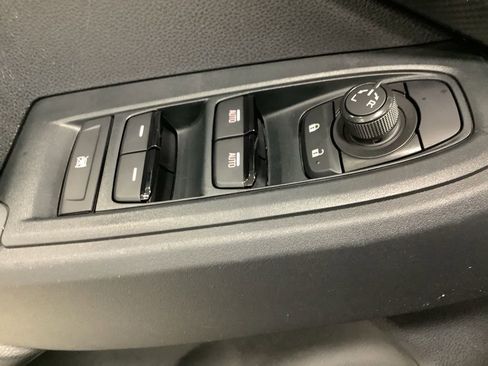 Used 2024 Subaru Crosstrek 2.0i Premium image 17
