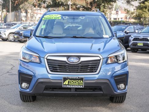Used 2021 Subaru Forester Premium image 2