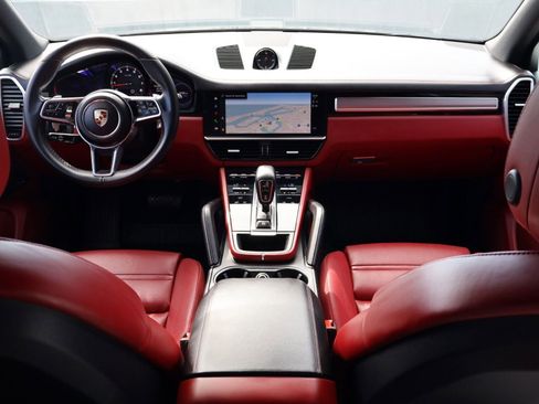 Certified 2023 Porsche Cayenne Platinum Edition w/ Premium Package Plus image 21