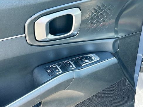 Used 2025 Kia Sorento S w/ Panoramic Sunroof Package FWD image 15