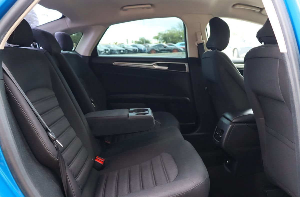 Used 2019 Ford Fusion SE FWD image 27