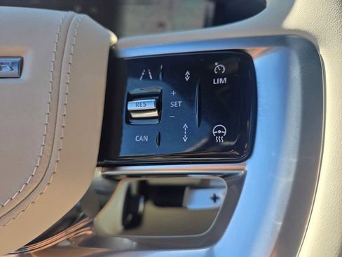 New 2026 Land Rover Range Rover Long Wheelbase SE AWD/4WD image 31