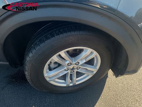 Used 2022 Ford Explorer XLT w/ Equipment Group 202A image 18