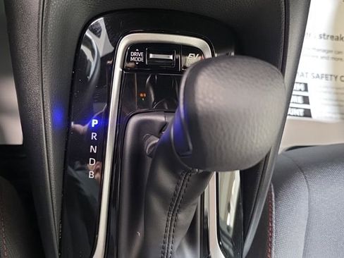Used 2025 Toyota Corolla SE image 32