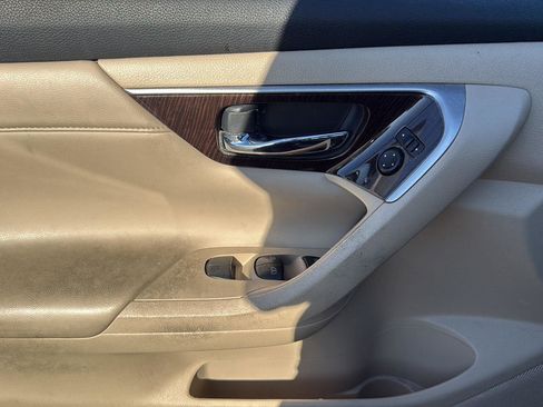 Used 2015 Nissan Altima 2.5 SL FWD image 9
