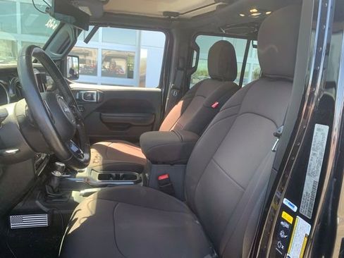 Used 2020 Jeep Gladiator Sport AWD/4WD image 4