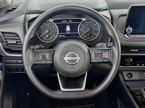 Used 2024 Nissan Rogue SV image 18