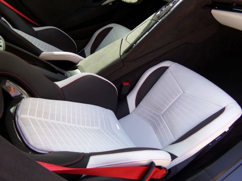 Used 2023 Chevrolet Corvette 3LT Z51 70th Convertible w/ Z51 Performance Package image 26