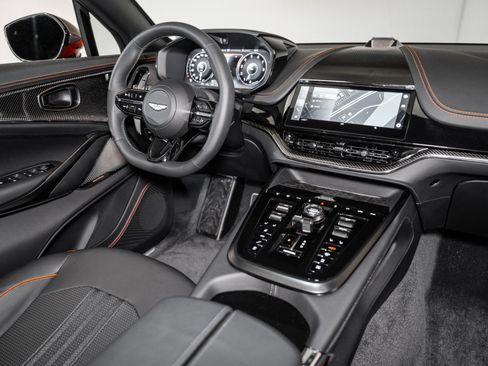 Used 2025 Aston Martin DBX 707 image 25