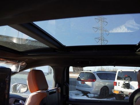 New 2026 Chrysler Pacifica Pinnacle w/ Trailer Tow Group image 13