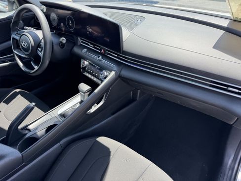 Used 2024 Hyundai Elantra SEL FWD image 7