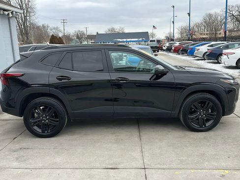 Used 2025 Chevrolet Trax ACTIV w/ Driver Confidence Package image 4