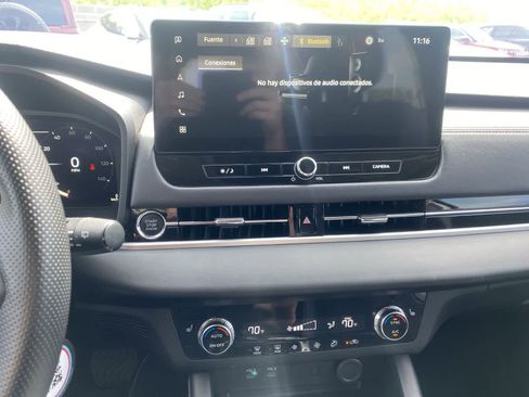 Used 2025 Mitsubishi Outlander SE image 15