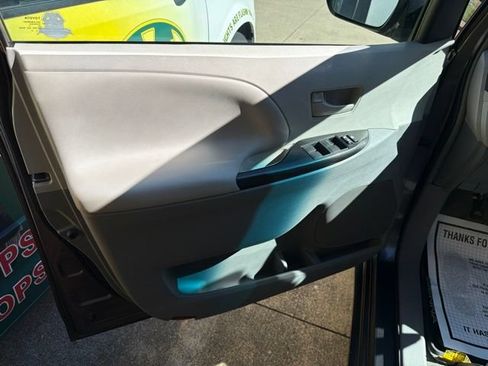 Used 2013 Toyota Sienna LE w/ Towing Pkg FWD image 8