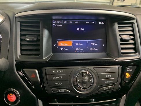 Used 2019 Nissan Pathfinder S image 5