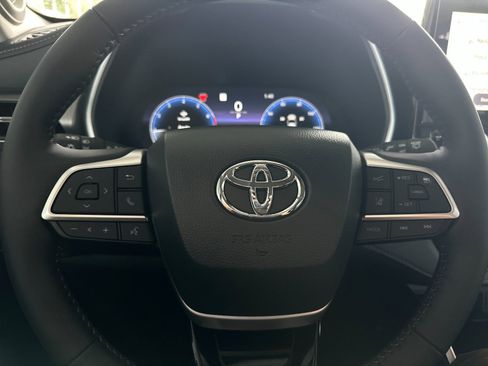 New 2026 Toyota Highlander Limited image 23