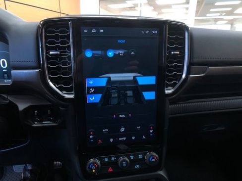 New 2025 Ford Ranger Lariat w/ Black Appearance Package image 17