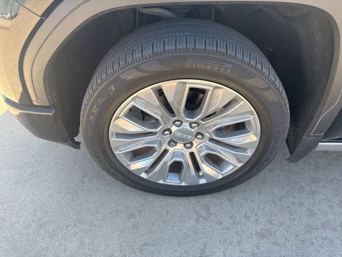 Used 2022 GMC Sierra 1500 Denali w/ Denali Reserve Package image 9