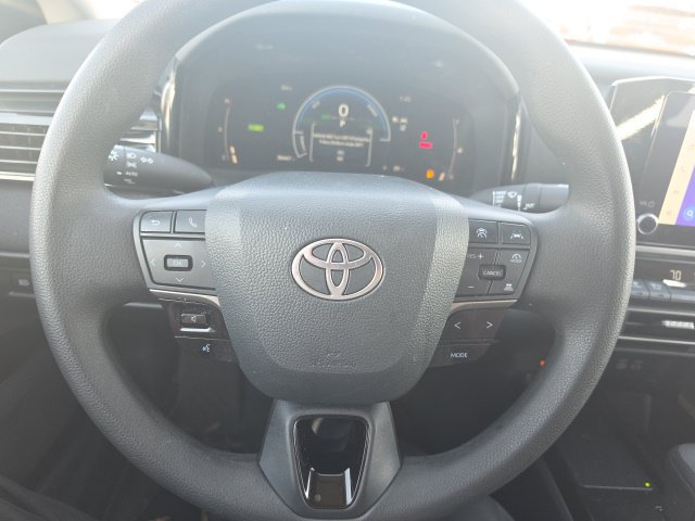 Used 2025 Toyota Camry LE FWD image 14