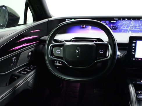 Used 2024 Lincoln Nautilus Reserve w/ Equipment Group 202A image 18