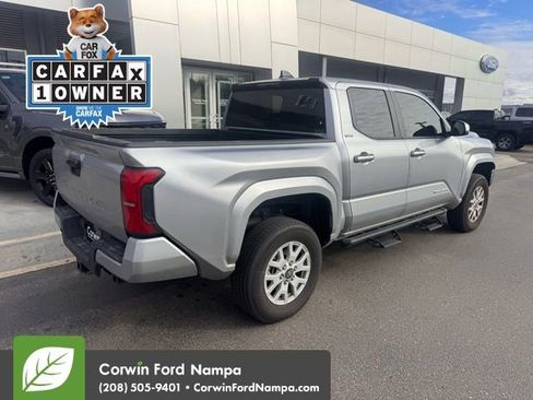 Used 2025 Toyota Tacoma SR5 image 4