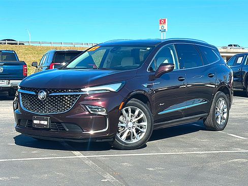 Used 2022 Buick Enclave Avenir w/ Avenir Technology Package image 2