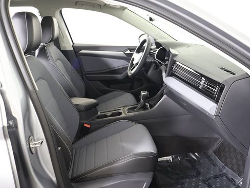 Used 2026 Volkswagen Jetta SE image 31