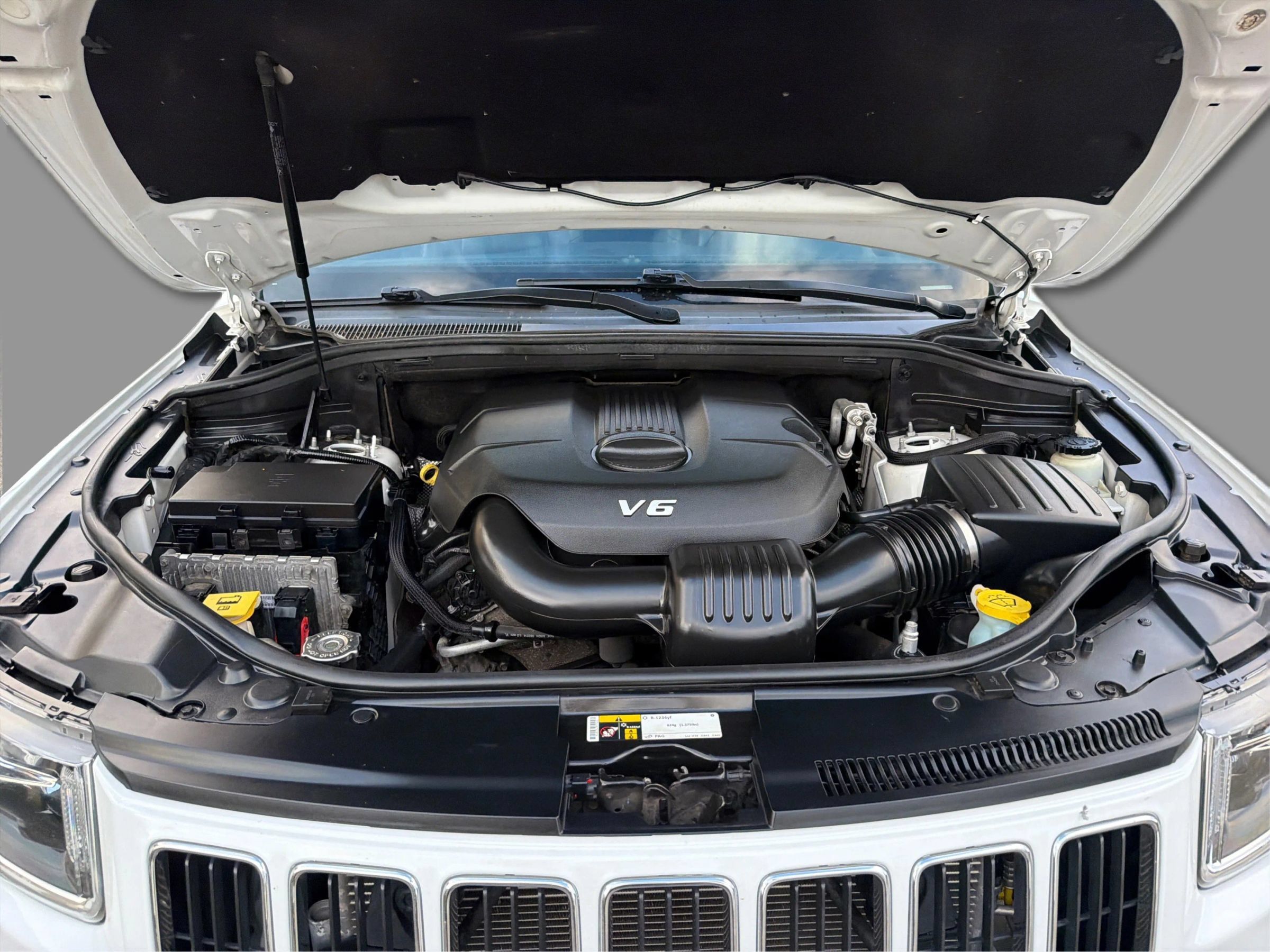 Used 2015 Jeep Grand Cherokee Limited AWD/4WD image 24