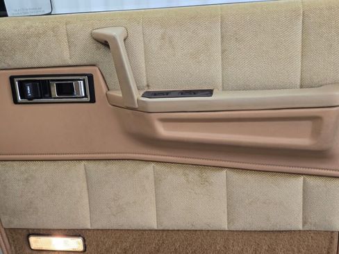 Used 1990 Dodge Grand Caravan LE image 94