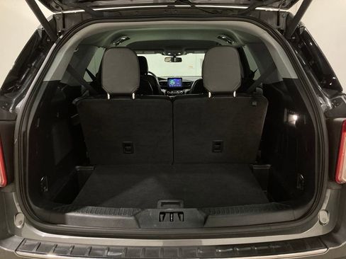 Certified 2023 Ford Explorer Limited w/ Equipment Group 301A image 5