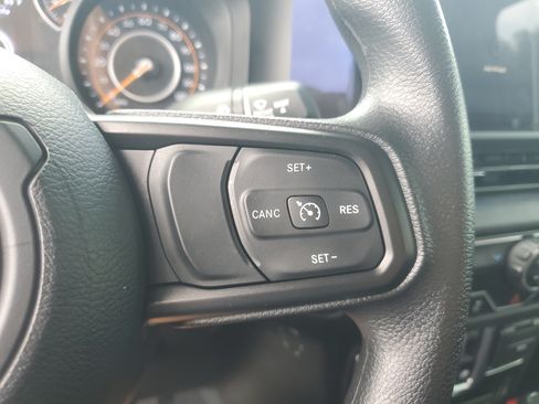 Used 2025 Jeep Wrangler Sport AWD/4WD image 15