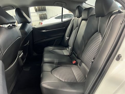 Used 2024 Toyota Camry SE image 16