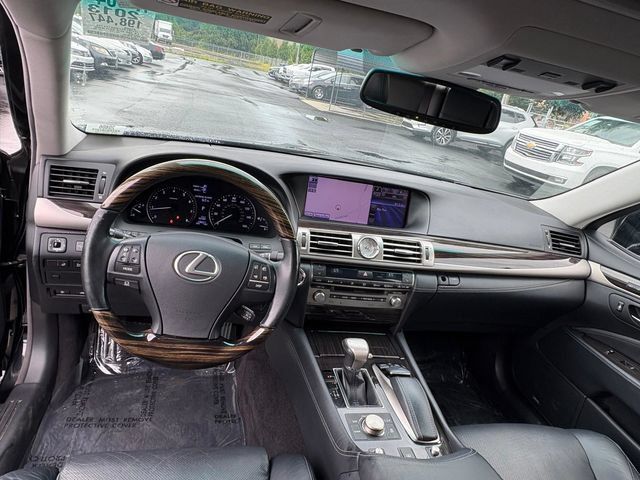 Used 2013 Lexus LS 460 w/ Comfort Pkg RWD image 12