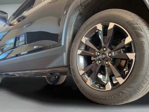 Used 2025 Chevrolet Equinox RS FWD image 37