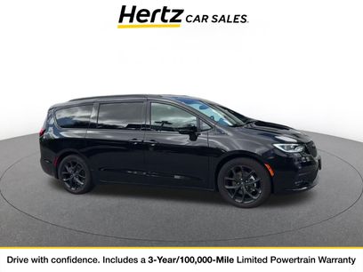 Used 2025 Chrysler Pacifica Limited
