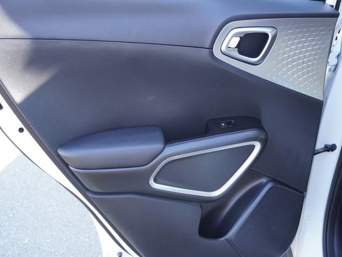 Used 2023 Kia Soul LX w/ Option Group 015 image 11