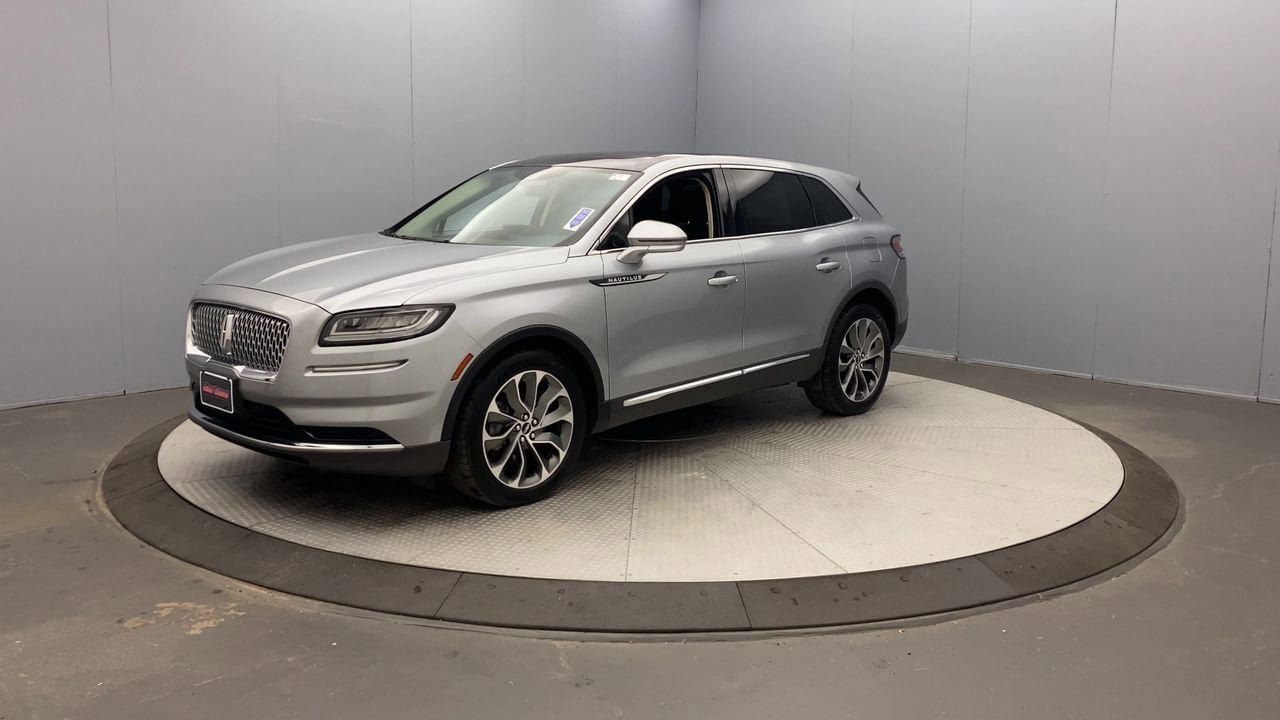 Used 2022 Lincoln Nautilus Reserve AWD/4WD image 9