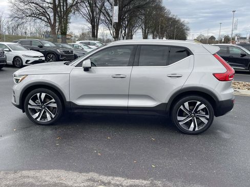 Certified 2023 Volvo XC40 B5 Ultimate w/ Climate Package image 4