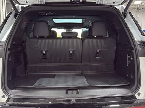 Used 2025 Chevrolet Traverse High Country image 6
