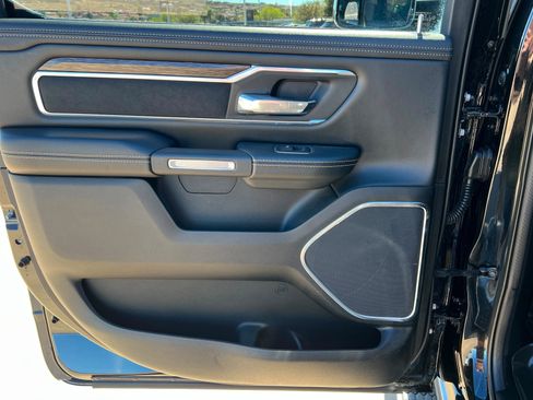 Used 2019 RAM 1500 Laramie image 18