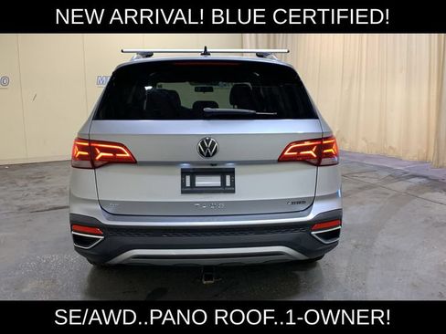 Used 2022 Volkswagen Taos SE w/ Panoramic Sunroof Package FWD image 4